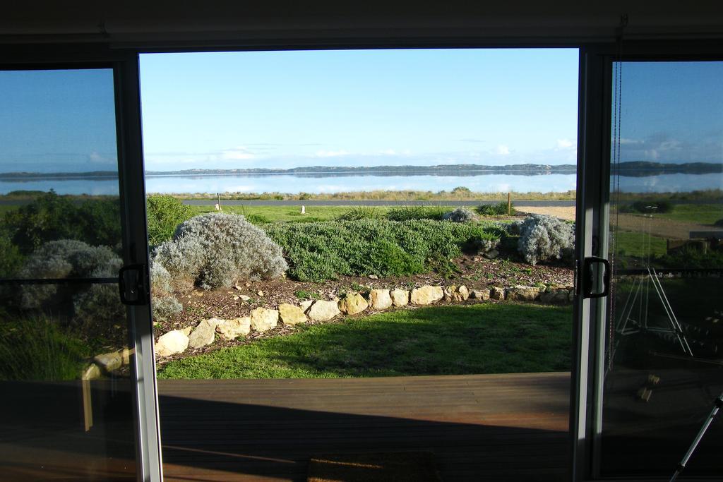 Coorong Waterfront Retreat Villa Meningie ภายนอก รูปภาพ