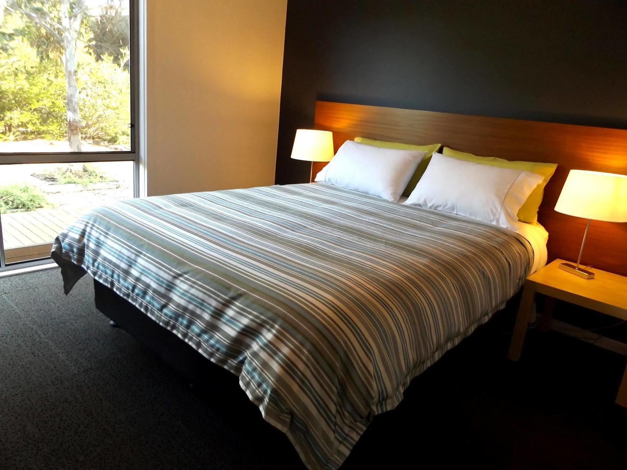 Coorong Waterfront Retreat Villa Meningie ภายนอก รูปภาพ