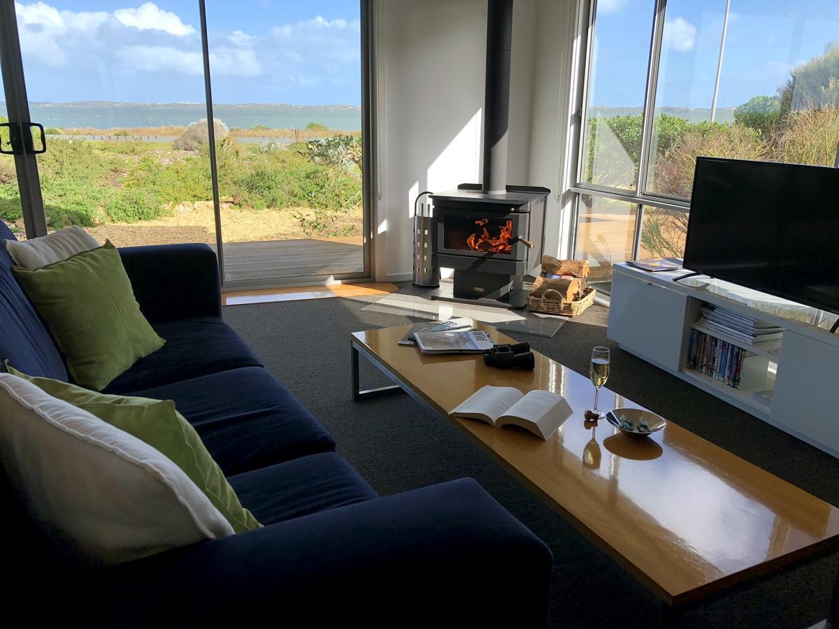 Coorong Waterfront Retreat Villa Meningie ภายนอก รูปภาพ