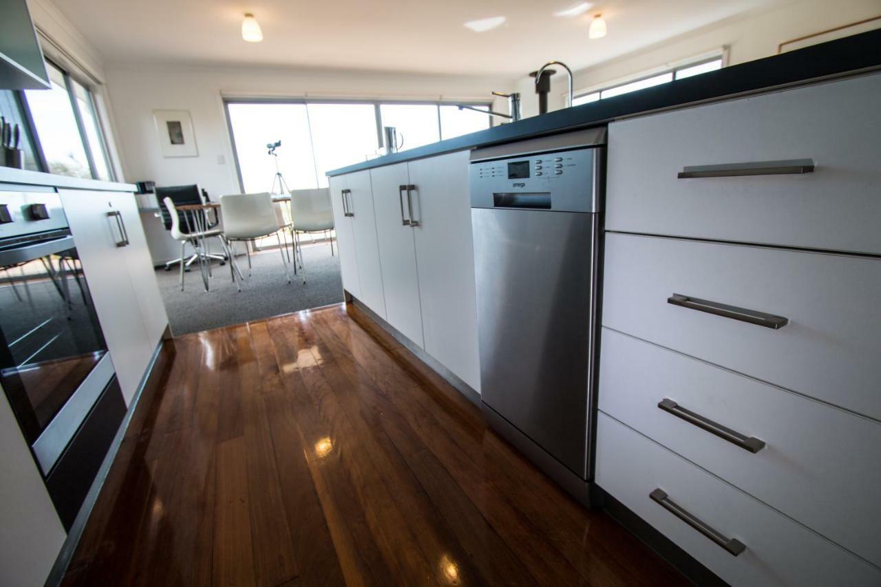 Coorong Waterfront Retreat Villa Meningie ภายนอก รูปภาพ